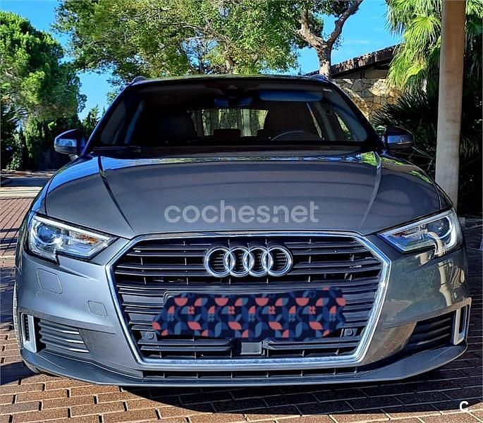 Gris / plata Usado 2022 Audi A3 Sportback Berlina | 25.000 € (Precio justo) - Imagen 1/4