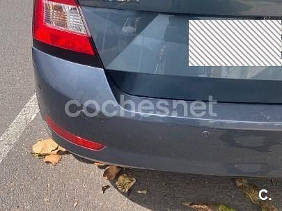 Usado Skoda Fabia Active 95 CV (69 kW) 2019 Gris / plata Berlina