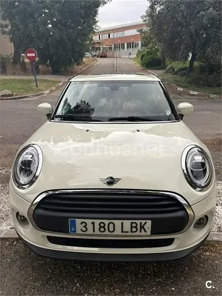 Usado Mini ONE 102 CV (75 kW) 2019 Beige Utilitario