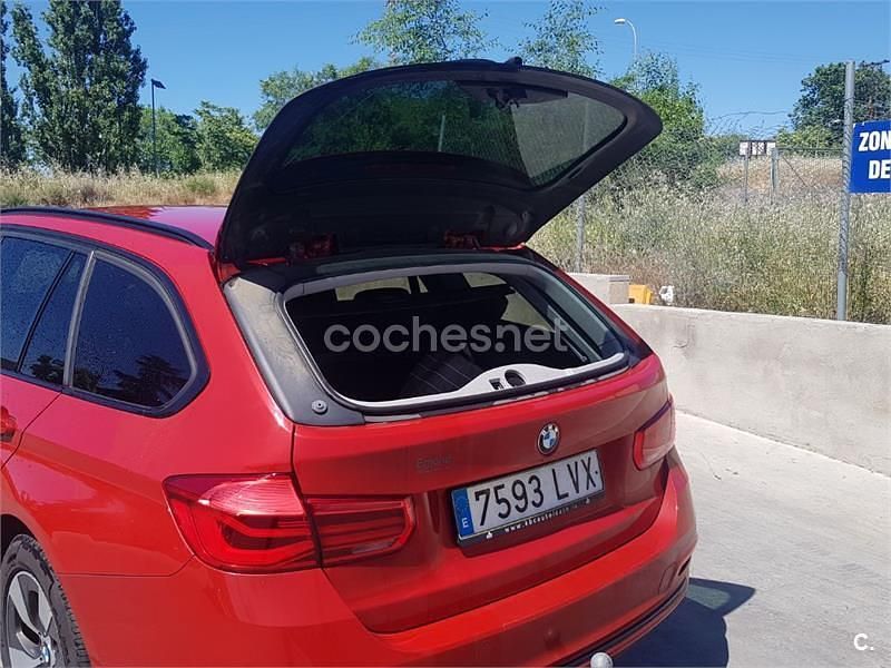 Usado BMW 318 143 CV (105 kW) 2016 Rojo Familiar