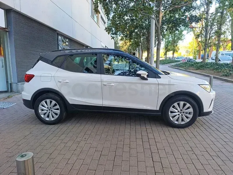 Usado Seat Arona Style 115 CV (84 kW) 2025 Blanco SUV