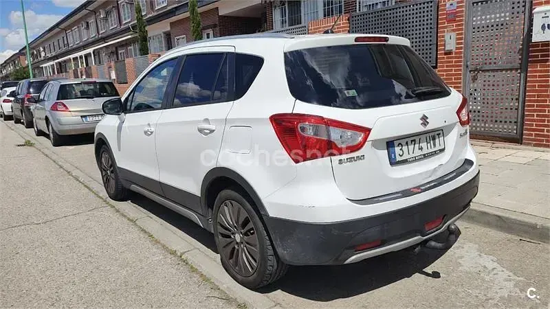 Usado Suzuki SX4 GL 135 CV (99 kW) 2014 Blanco SUV