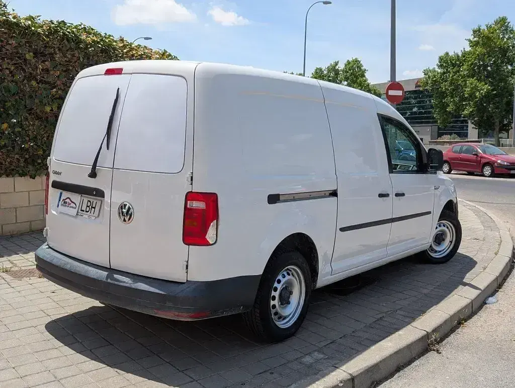 Usado VW Caddy 102 CV (75 kW) 2019 Blanco Monovolumen