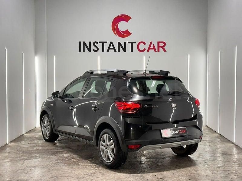 Usado Dacia Sandero Comfort 91 CV (66 kW) 2022 Negro Berlina