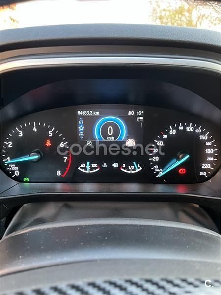 Usado Ford Focus Trend 125 CV (91 kW) 2019 Blanco Berlina