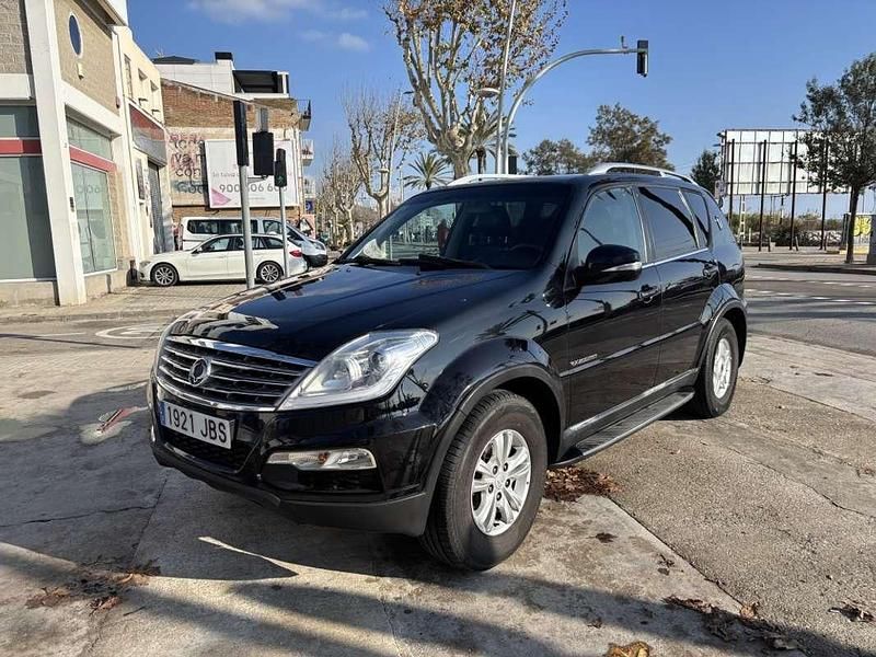 Usado Ssangyong (KGM) Rexton Limited 155 CV (114 kW) 2015 Negro SUV