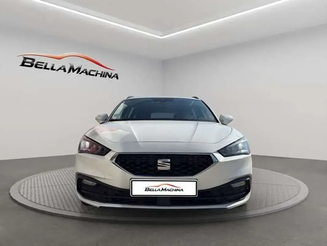 Usado Seat Leon Style 116 CV (85 kW) 2022 Blanco Utilitario