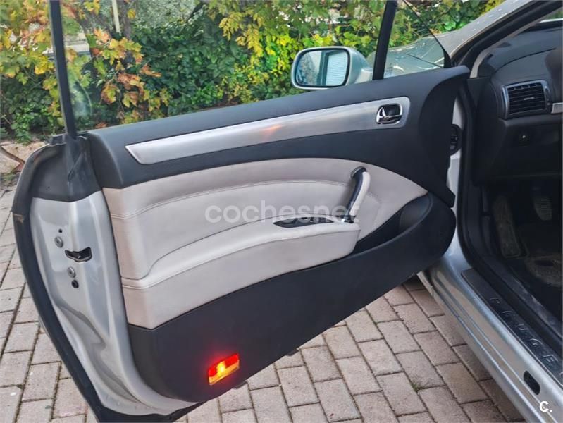 Gris / plata Usado 2007 Peugeot 407 Coupe Coupe | 5000 € (Precio justo) - Imagen 1/4