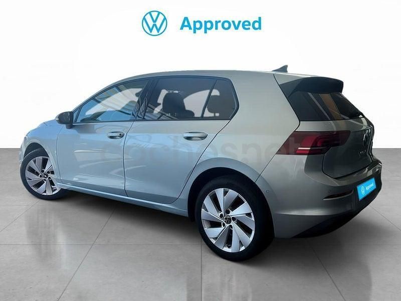 Usado VW Golf VIII 115 CV (84 kW) 2025 Gris / plata Berlina