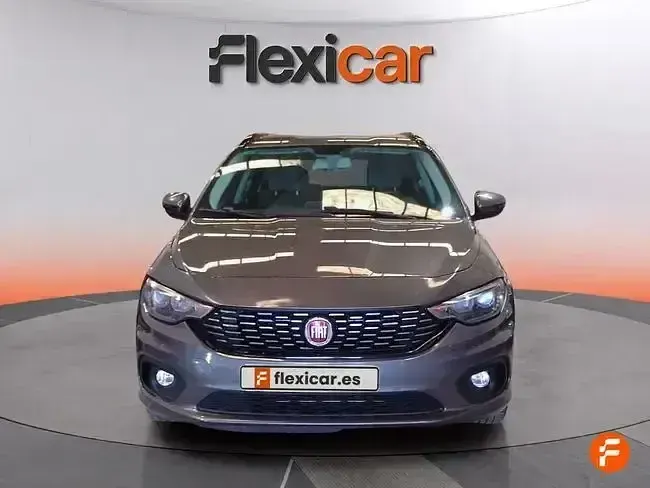 Usado Fiat Tipo Lounge 95 CV (69 kW) 2018 Gris Familiar