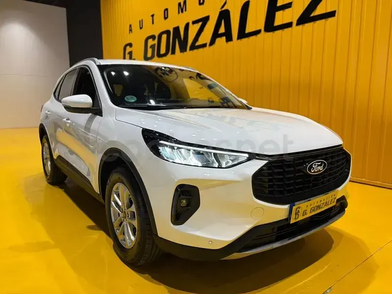 Usado Ford Kuga Titanium 150 CV (110 kW) 2025 Blanco SUV