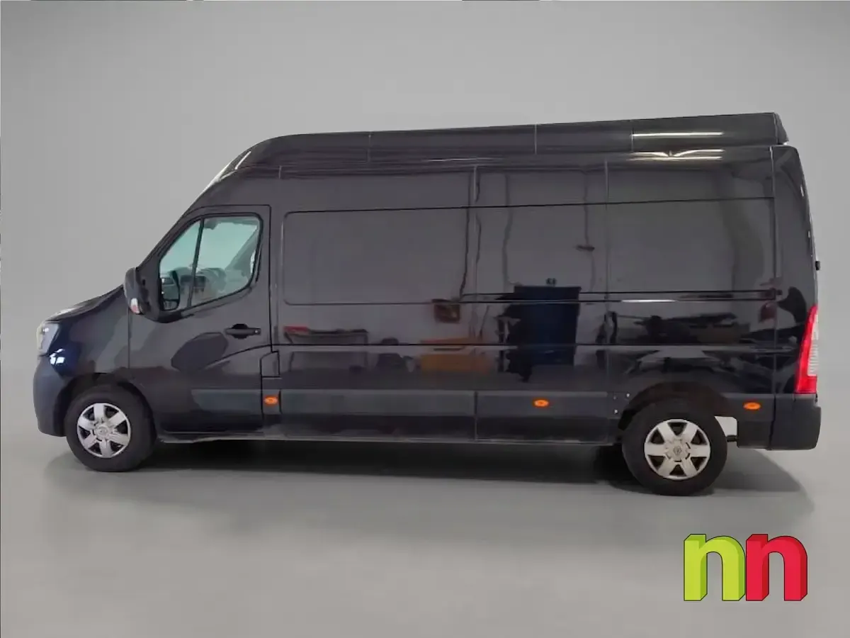 Usado Renault Master 150 CV (110 kW) 2023 Negro Monovolumen