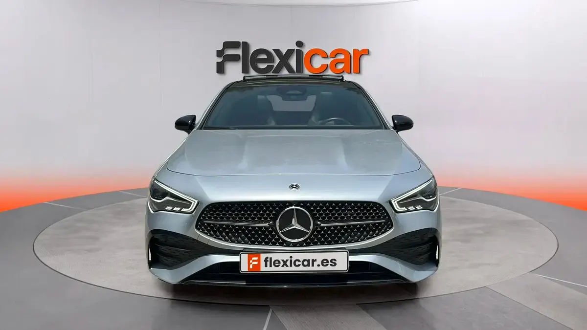 Usado Mercedes CLA200 163 CV (119 kW) 2025 Gris Berlina