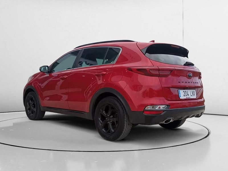 Usado Kia Sportage 136 CV (100 kW) 2021 Rojo SUV