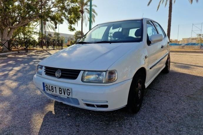 Blanco Usado 2002 VW Polo | 1800 € - Imagen 1/4
