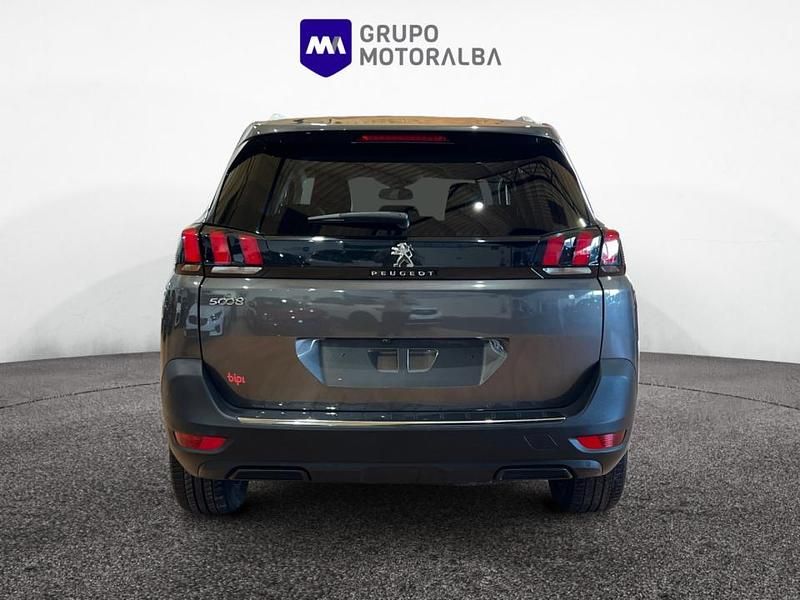 Usado Peugeot 5008 Allure 130 CV (95 kW) 2019 Blanco SUV