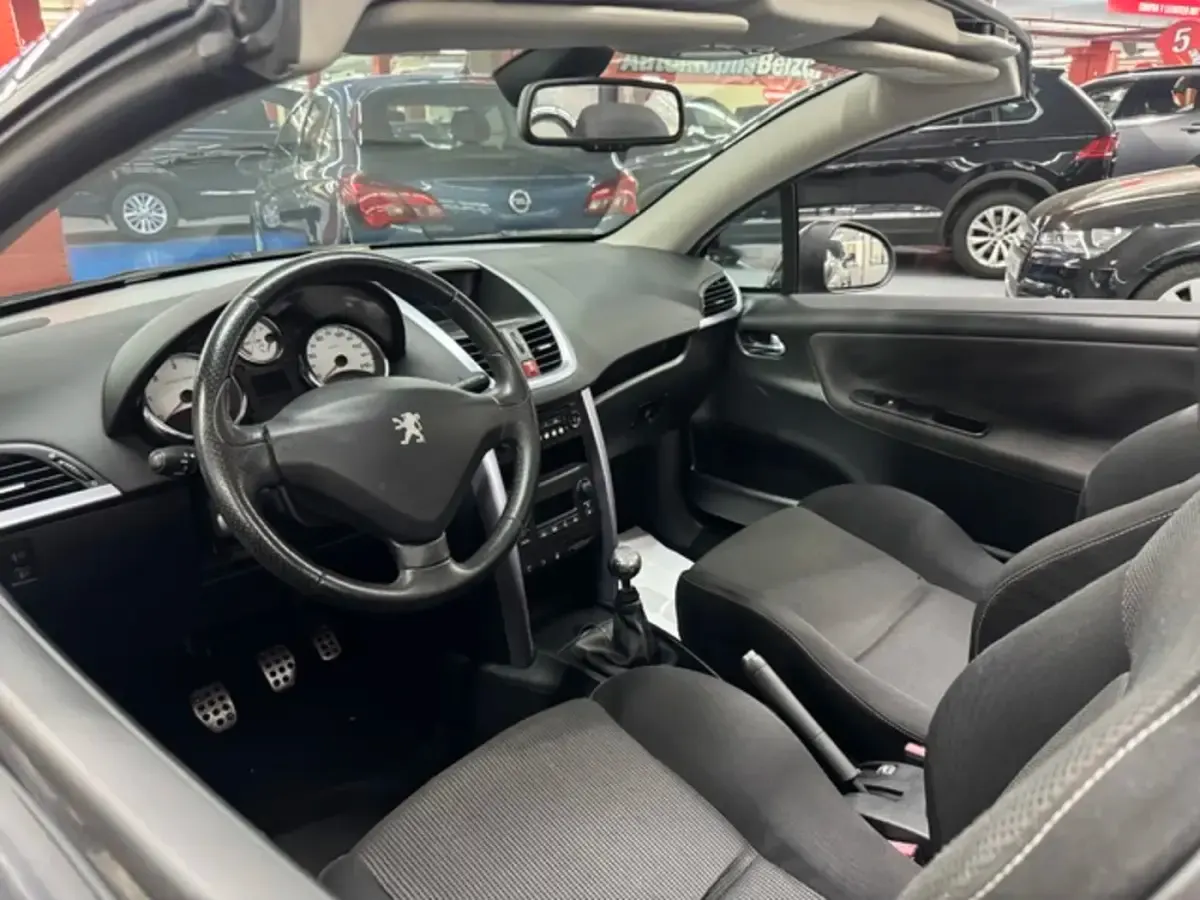 Usado Peugeot 207 110 CV (80 kW) 2007 Negro Utilitario