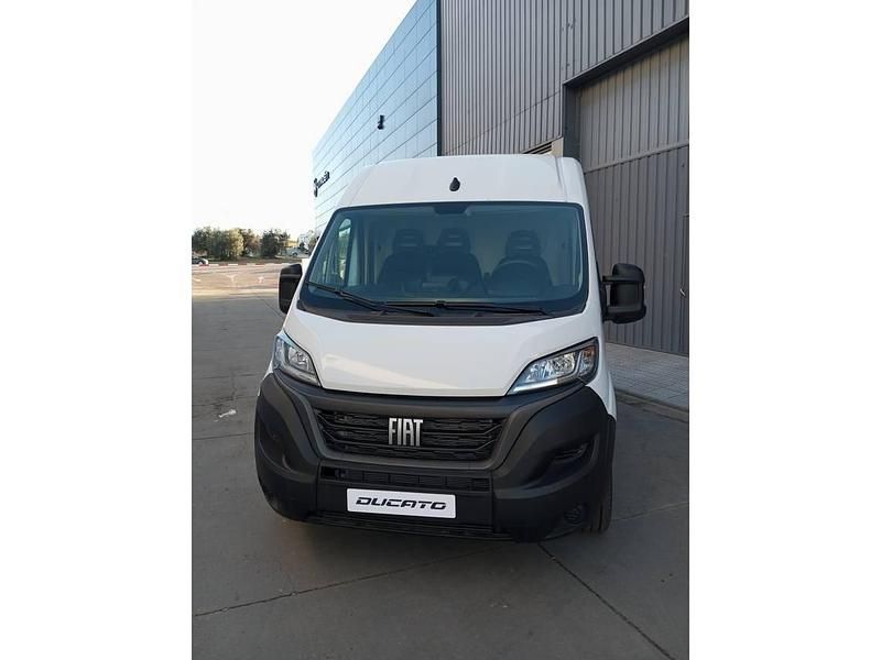 Usado Fiat Ducato 140 CV (102 kW) 2023 Blanco Van