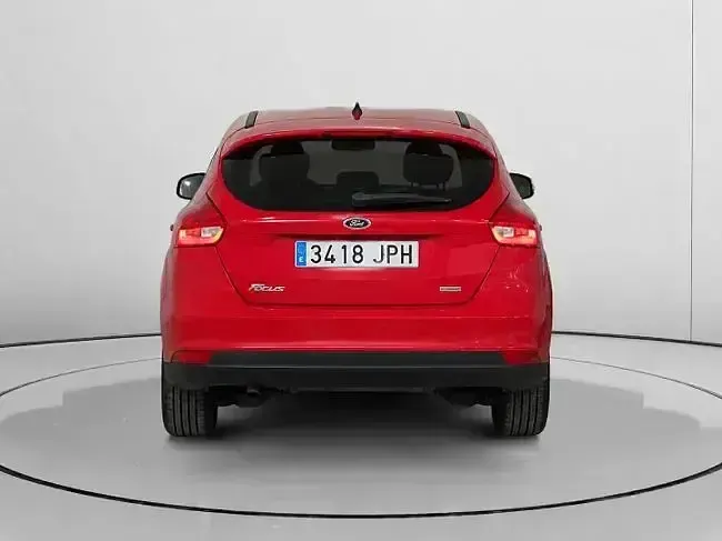 Usado Ford Focus Titanium 125 CV (91 kW) 2016 Rojo Berlina