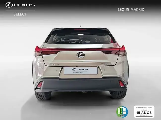 Usado Lexus UX Luxury Line 184 CV (135 kW) 2021 Plateado SUV