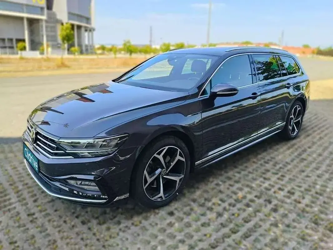 Usado VW Passat R-line 150 CV (110 kW) 2020 Gris Familiar