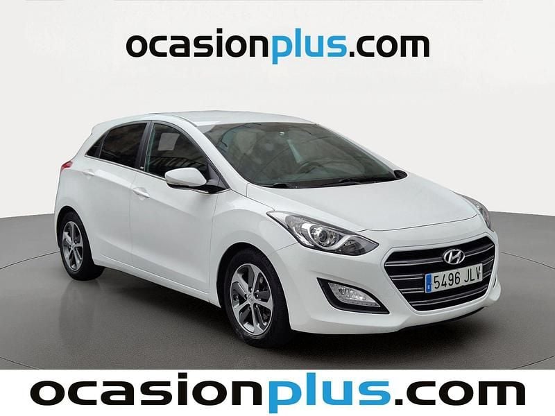 Usado Hyundai i30 GO! 101 HP (74 kW) 2016 Branco Citadino
