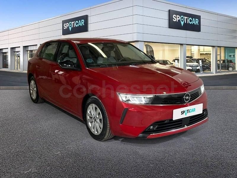 Usado Opel Astra Edition 130 CV (95 kW) 2023 Rojo Berlina