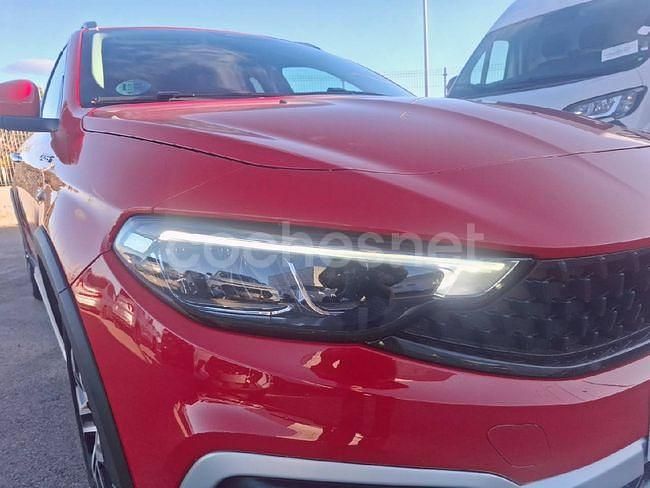 Usado Fiat Tipo Red 130 CV (95 kW) 2022 Rojo Berlina