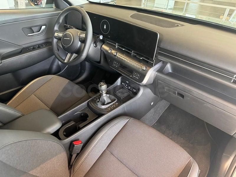 Usado Hyundai Kona 100 CV (73 kW) 2025 Granate SUV