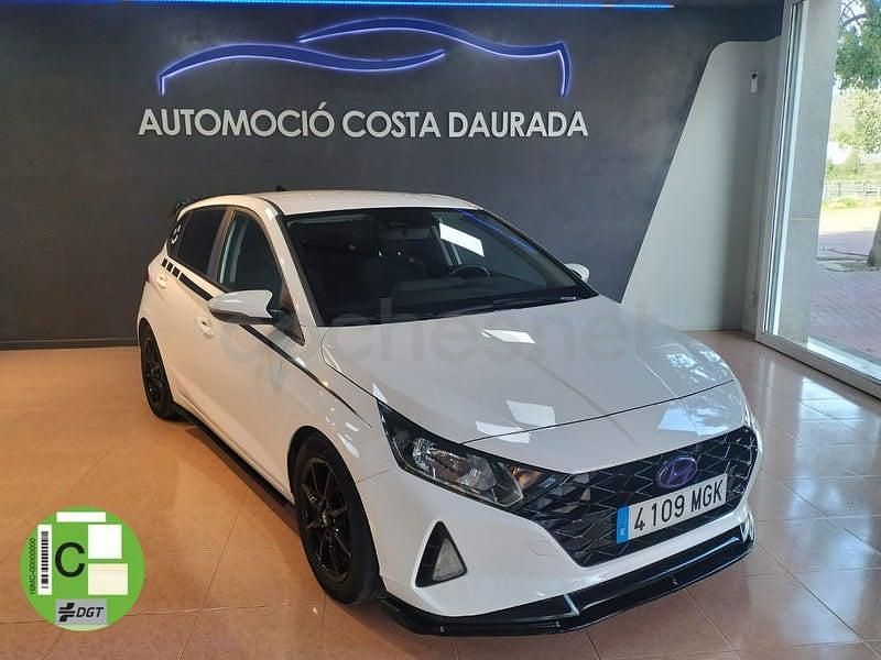 Usado Hyundai i20 100 CV (73 kW) 2023 Blanco Utilitario