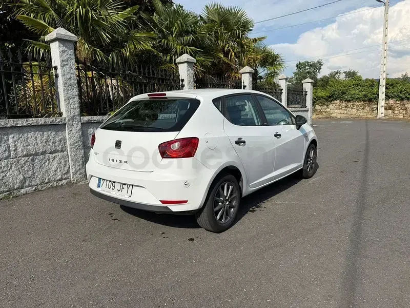 Usado Seat Ibiza I-Tech 70 CV (51 kW) 2015 Blanco Berlina