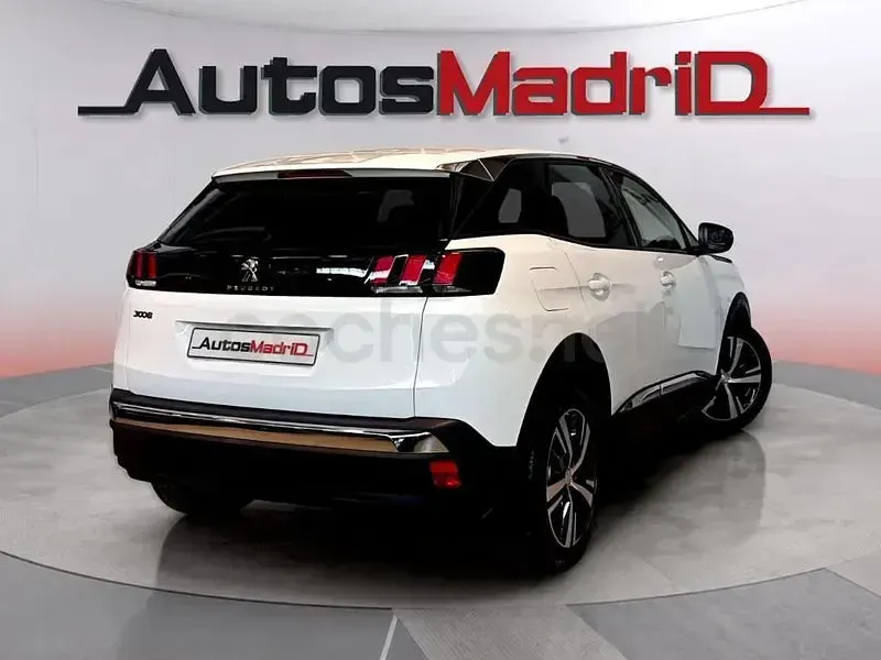 Usado Peugeot 3008 Allure 130 CV (95 kW) 2019 Blanco SUV
