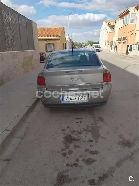 Używany Opel Vectra Comfort 100 KM (73 kW) 2004 Szary Sedan/Limuzyna