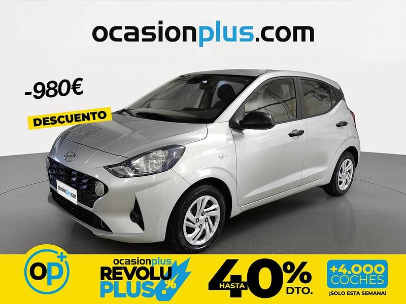 Usado Hyundai i10 67 CV (49 kW) 2022 Gris Utilitario