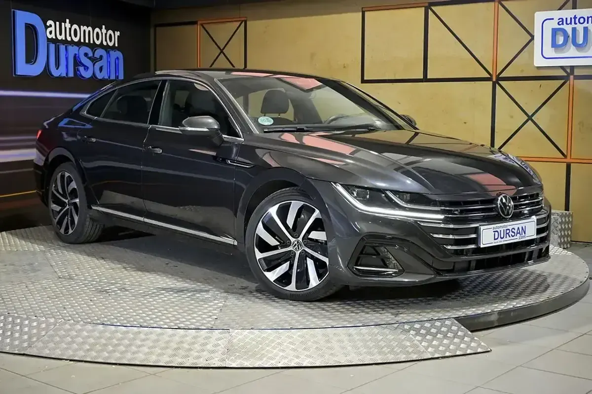 Usado VW Arteon R-line 150 CV (110 kW) 2023 Gris Berlina