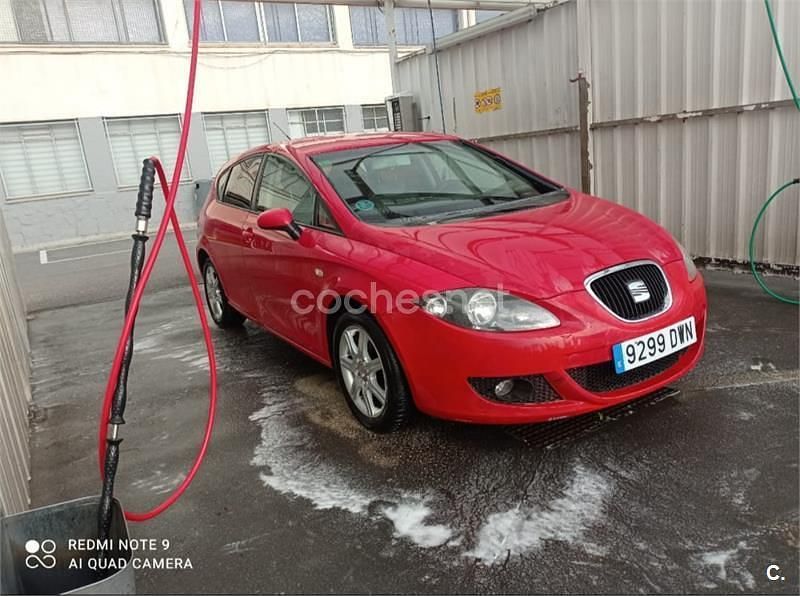 Usado Seat Leon Stylance 102 CV (75 kW) 2006 Rojo Utilitario