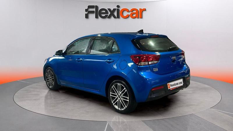 Usado Kia Rio 101 CV (74 kW) 2021 Azul Berlina