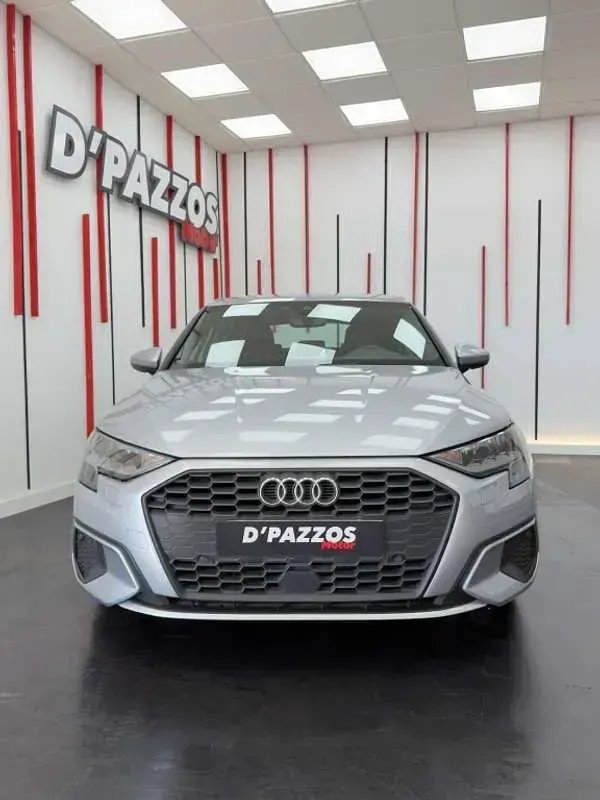 Usado Audi A3 Sportback 116 CV (85 kW) 2021 Gris Utilitario