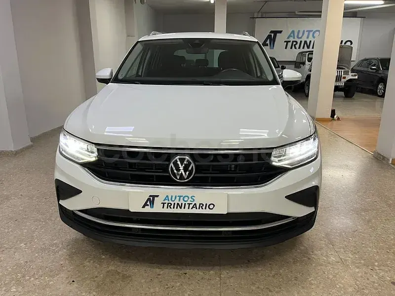 Usado VW Tiguan Life 150 CV (110 kW) 2023 Blanco SUV