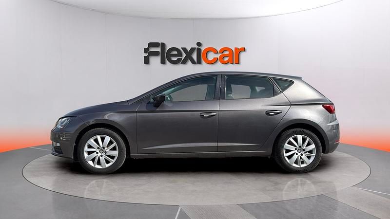 Usado Seat Leon Reference 110 CV (80 kW) 2017 Gris Berlina