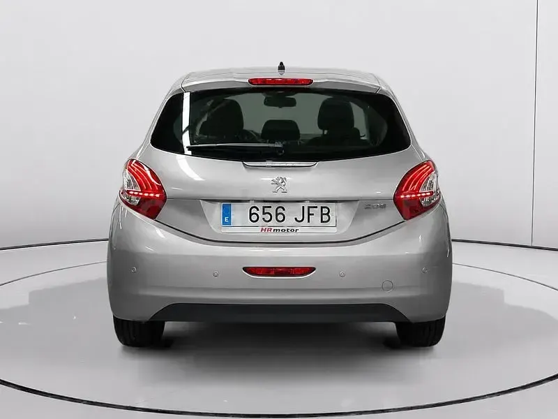 Usado Peugeot 208 Allure 82 CV (60 kW) 2015 Gris / plata Utilitario