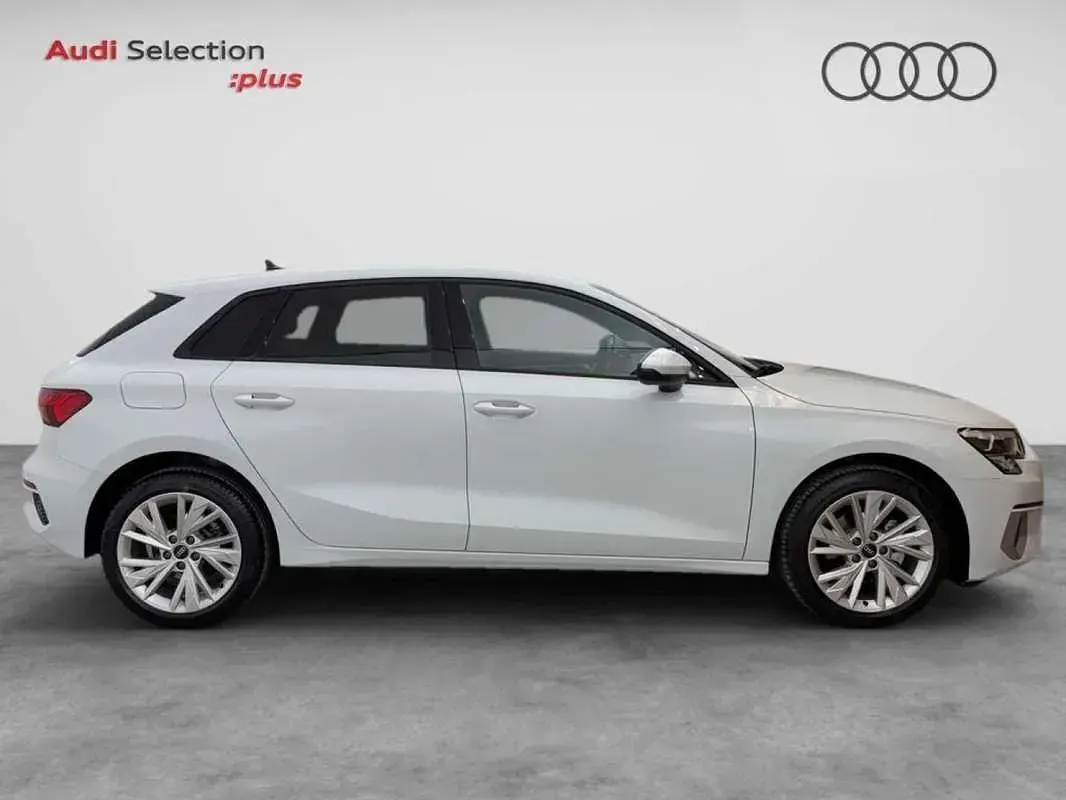 Usado Audi A3 Sportback Advanced 110 CV (80 kW) 2022 Blanco Utilitario