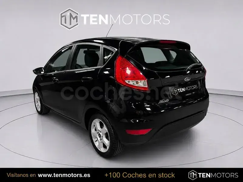 Usado Ford Fiesta Trend 68 CV (50 kW) 2010 Negro Berlina