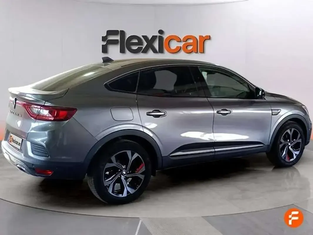 Usado Renault Arkana RS Line 145 CV (106 kW) 2022 Gris SUV