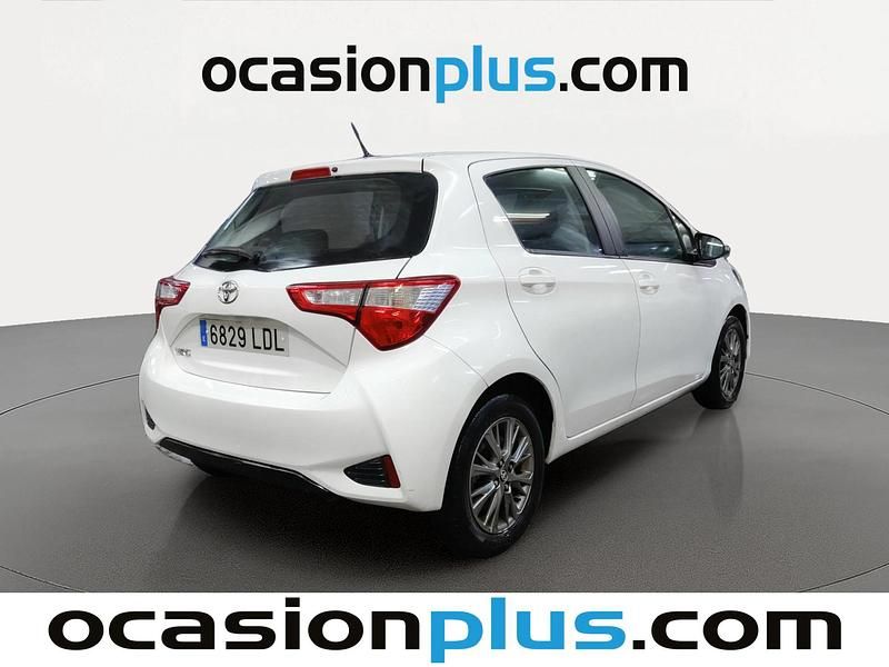Usado Toyota Yaris Active 69 CV (50 kW) 2019 Blanco