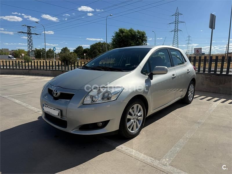 Gris / plata Usado 2007 Toyota Auris Luna Berlina | 6000 € (Precio justo) - Imagen 1/4