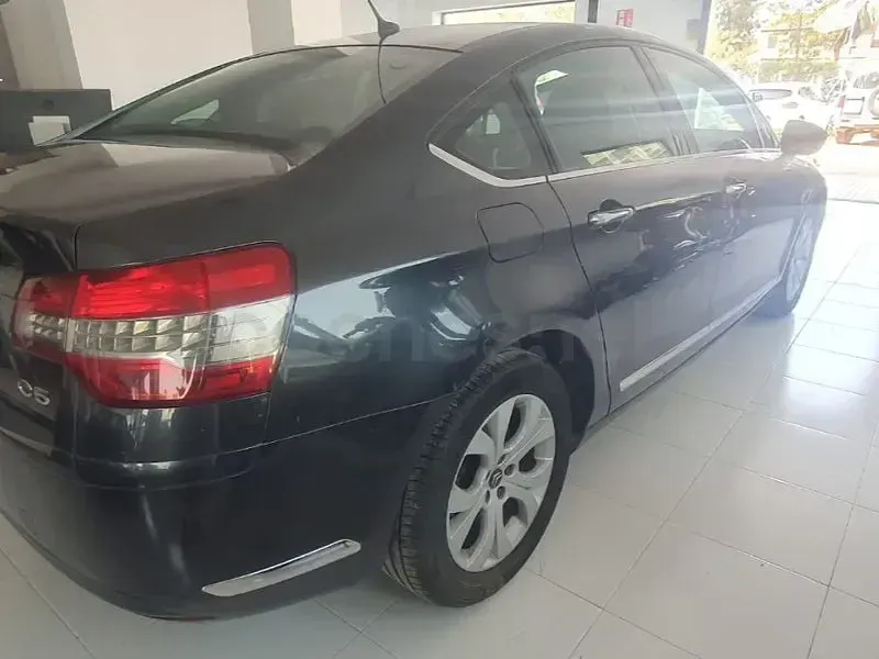 Usado Citroën C5 112 CV (82 kW) 2011 Gris / plata Berlina