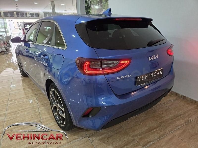 Usado Kia Ceed 120 CV (88 kW) 2023 Azul Utilitario