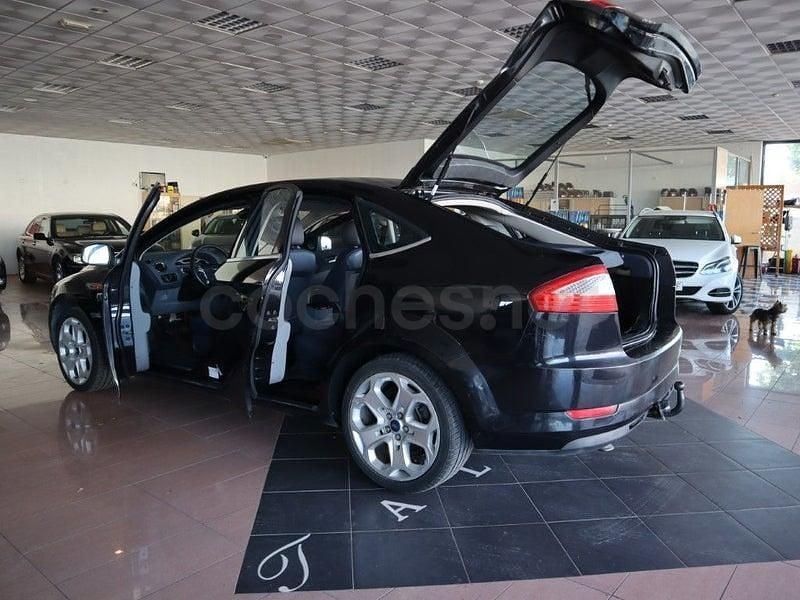 Usado Ford Mondeo Trend 140 CV (102 kW) 2008 Negro Berlina