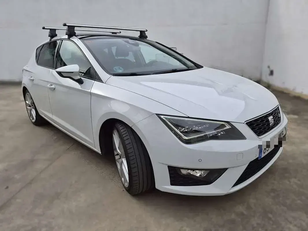Usado Seat Leon FR 150 CV (110 kW) 2017 Blanco Familiar